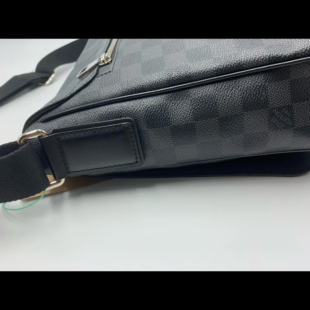 Louis Vuitton Damier Graphite Messenger Bag - Black